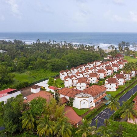 Nanu Beach Resort & Spa Betalbatim Bagian luar foto