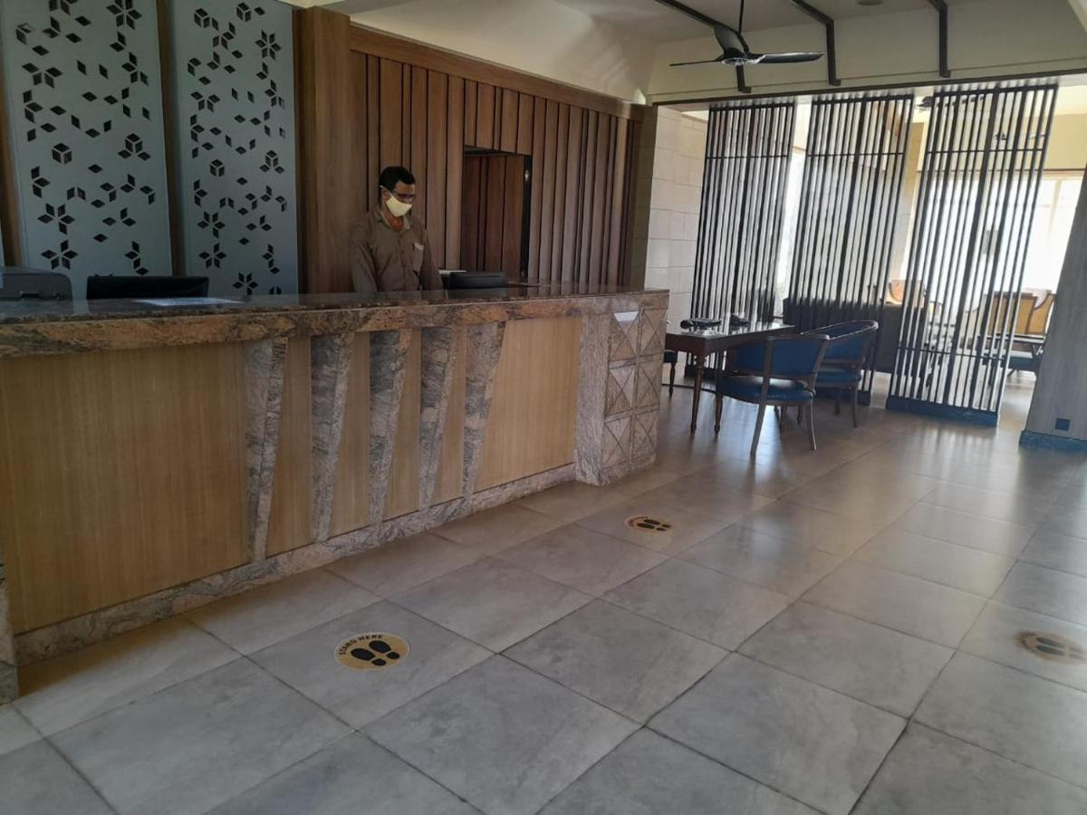 Nanu Beach Resort & Spa Betalbatim Bagian luar foto