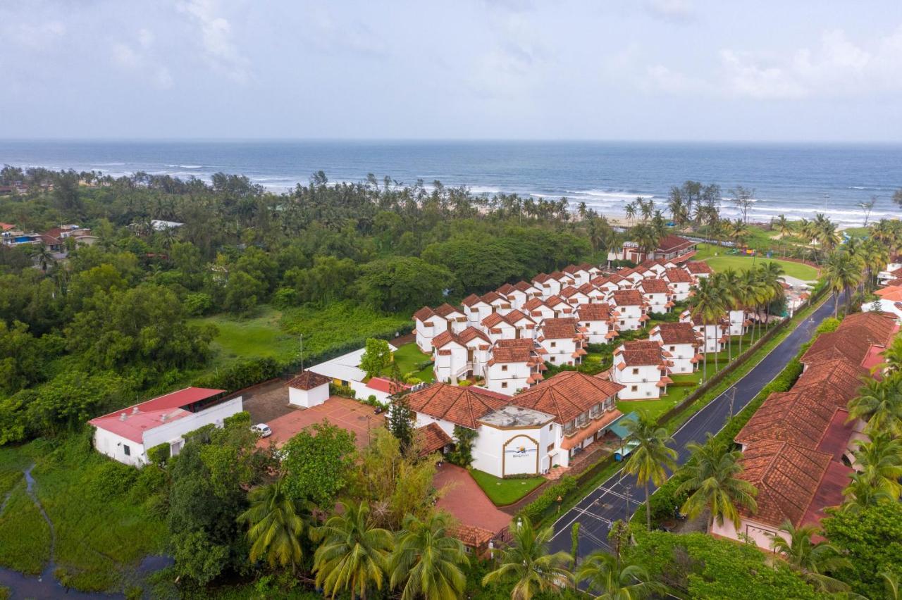 Nanu Beach Resort & Spa Betalbatim Bagian luar foto