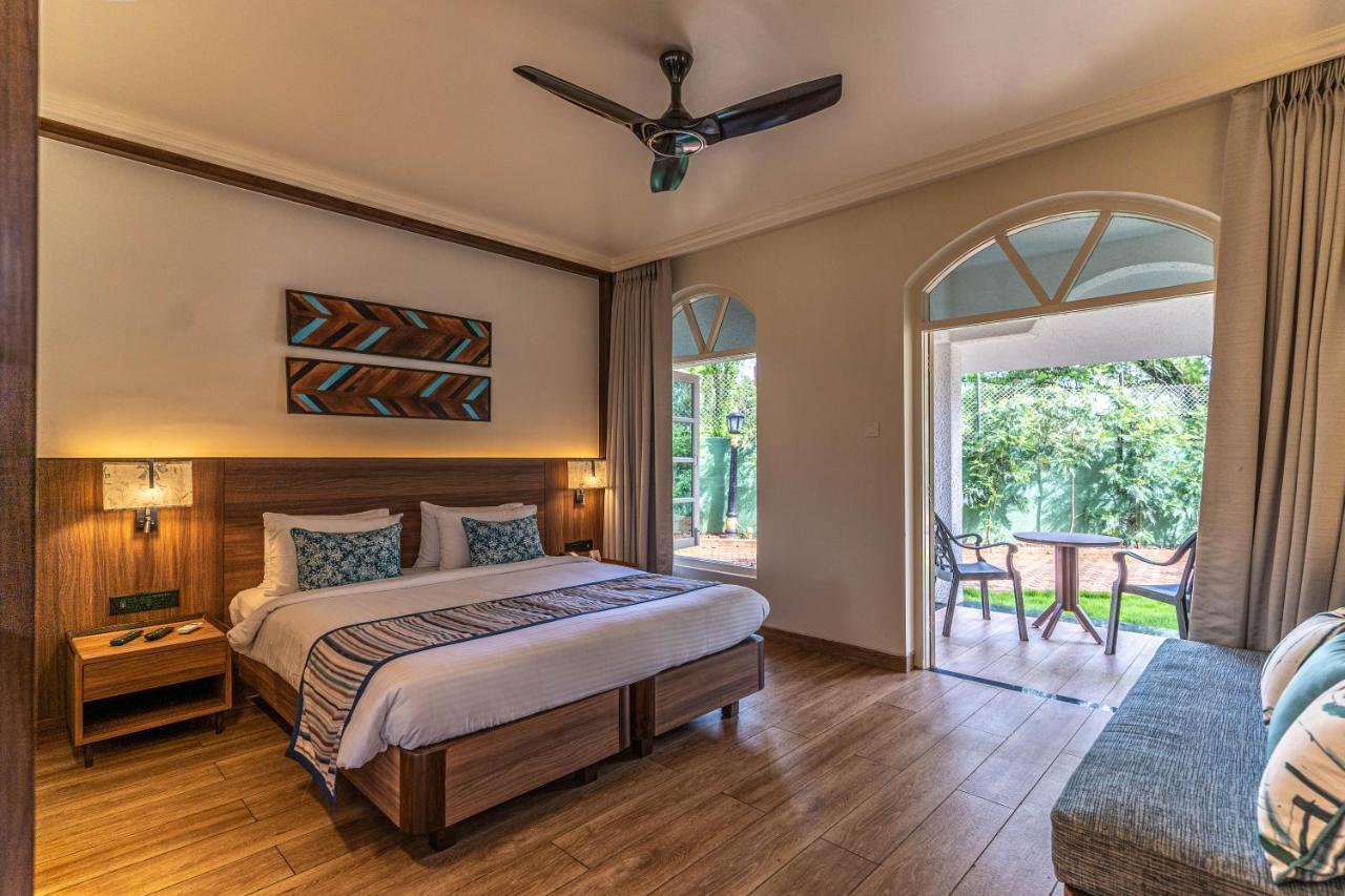 Nanu Beach Resort & Spa Betalbatim Bagian luar foto