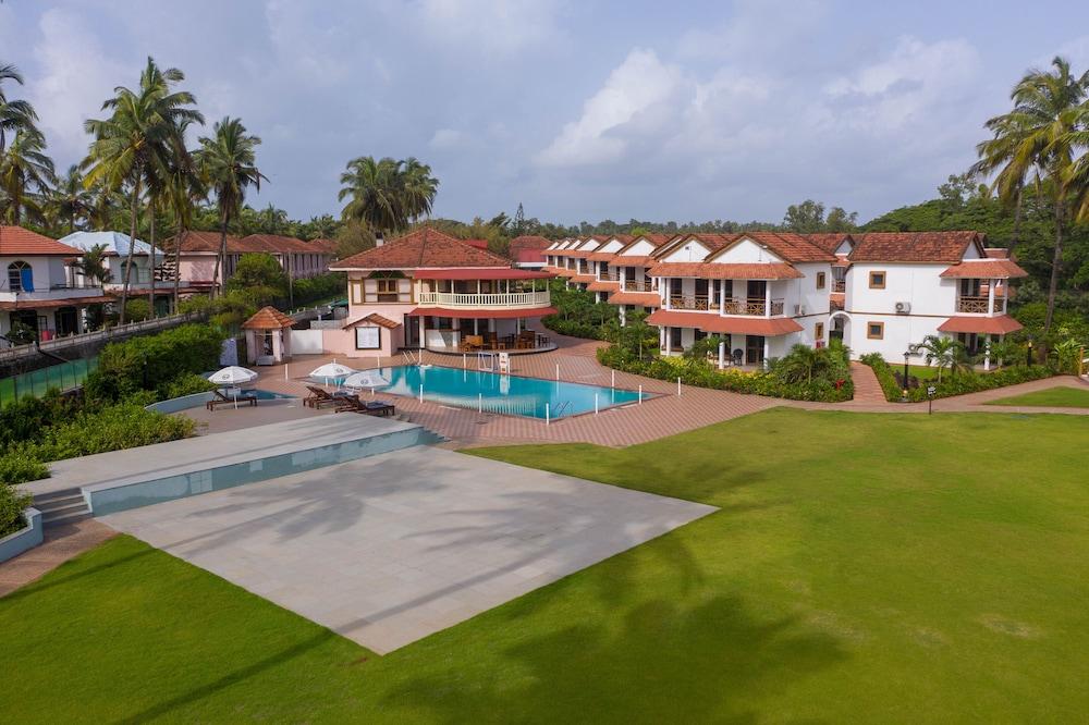 Nanu Beach Resort & Spa Betalbatim Bagian luar foto