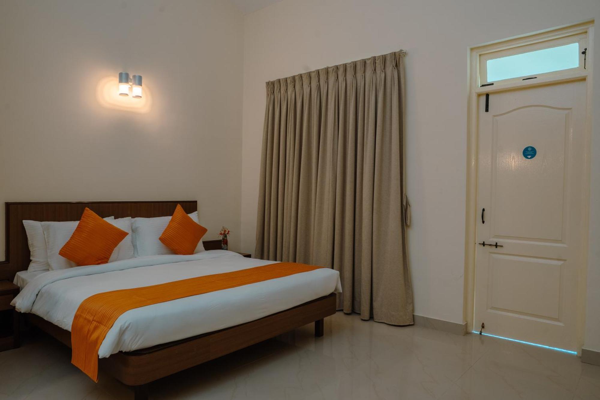 Nanu Beach Resort & Spa Betalbatim Bagian luar foto
