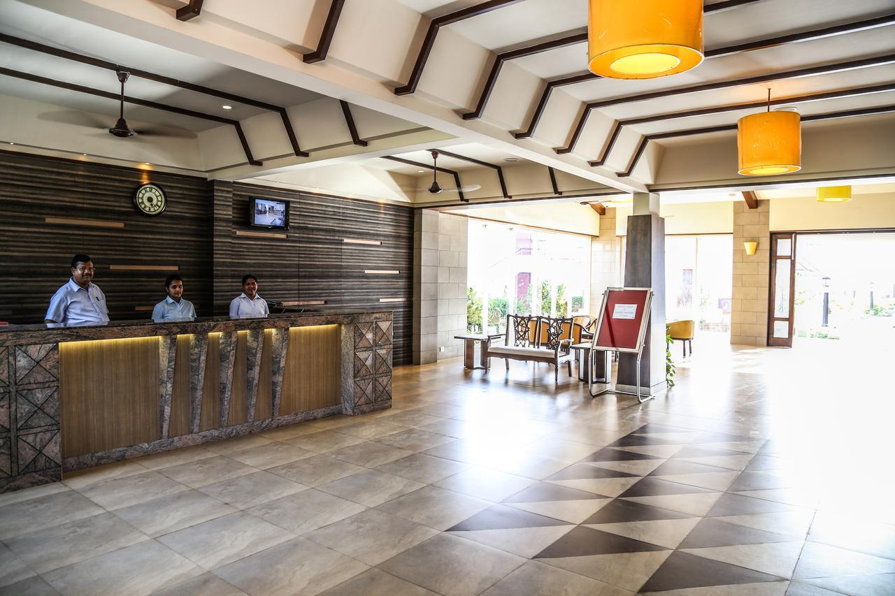 Nanu Beach Resort & Spa Betalbatim Bagian luar foto